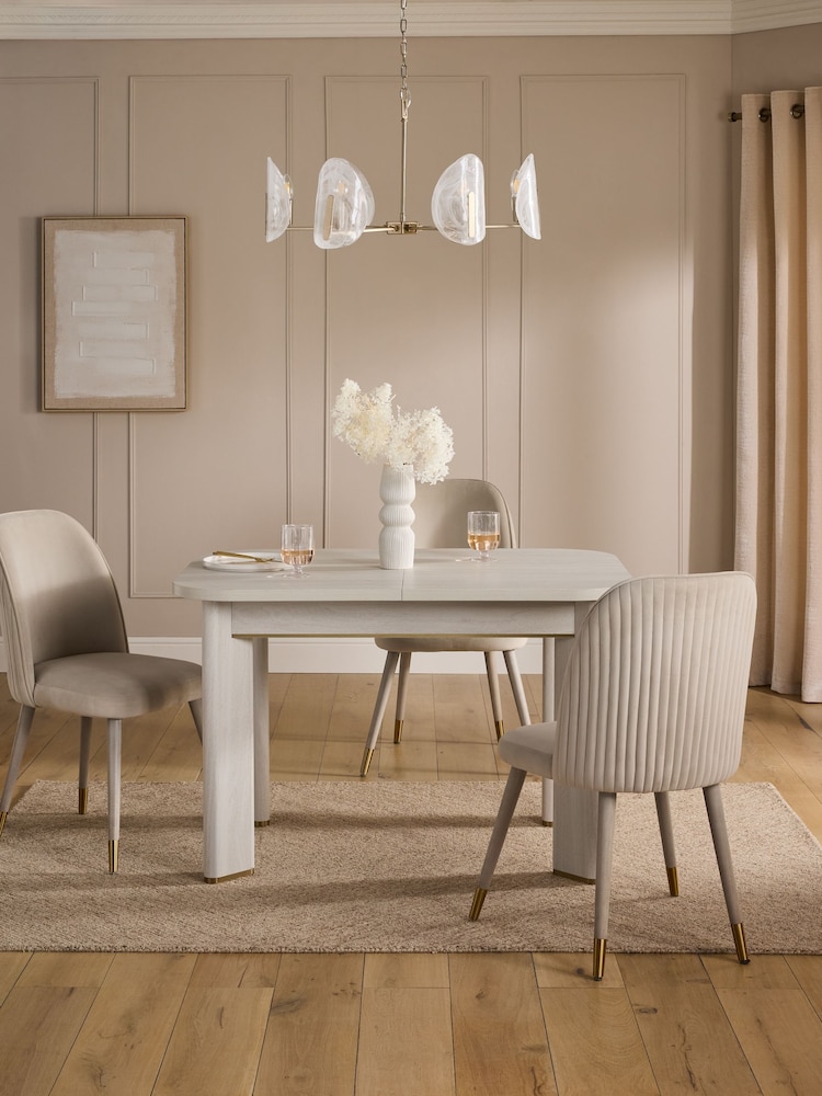 Light Evie Oak Effect 4 to 6 Round Seater Extending 4 to 6 Seater Dining Table - Image 1 of 9 Light Evie Oak Effect 4 to 6 Round Seater Extending 4 to 6 Seater Dining Table - Image 1 of 9
