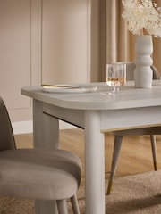 Light Evie Oak Effect 4 to 6 Round Seater Extending 4 to 6 Seater Dining Table - Image 5 of 9