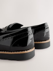 Patente negra - Zapatos escolares tipo mocasín con flecos - Imagen 4 de 5