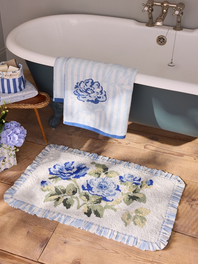 سجادة حمام قطن 100% مخططة بكشكشة تصميم Climbing Rose من Cath Kidston - صورة 1 من 3 سجادة حمام قطن 100% مخططة بكشكشة تصميم Climbing Rose من Cath Kidston - صورة 1 من 3