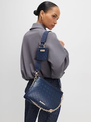 River Island תיק עם רצועת שרשרת צולבת ועיטור מוטבע - תמונה 6 מתוך 6