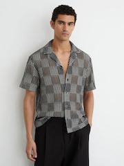 Reiss Carlos Checkerboard Crochet Cuban Collar Shirt - Изображение 1 7