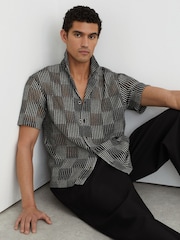 Reiss Carlos Checkerboard Crochet Cuban Collar Shirt - Изображение 5 7