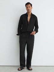 Reiss Black Barges Linen Relaxed-Fit Drawstring Trousers - Image 1 of 6