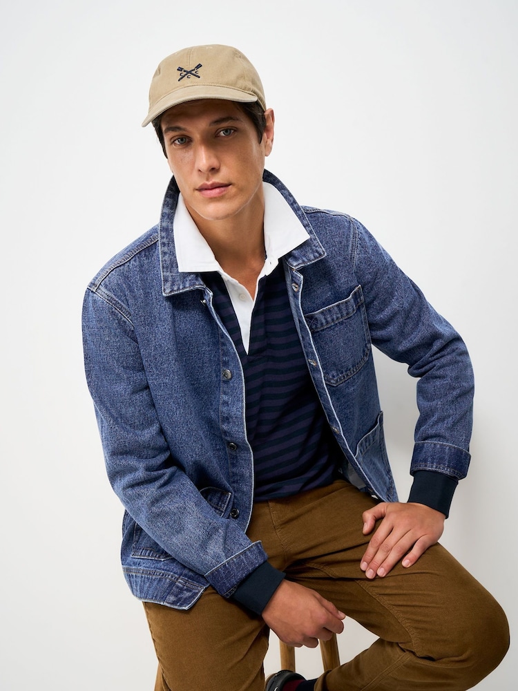 أزرق متوسط باهت ـ سترة خفيفة دنيم من Crew Clothing - Image 1 of 5 أزرق متوسط باهت ـ سترة خفيفة دنيم من Crew Clothing - Image 1 of 5