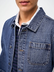 أزرق متوسط باهت ـ سترة خفيفة دنيم من Crew Clothing - Image 4 of 5