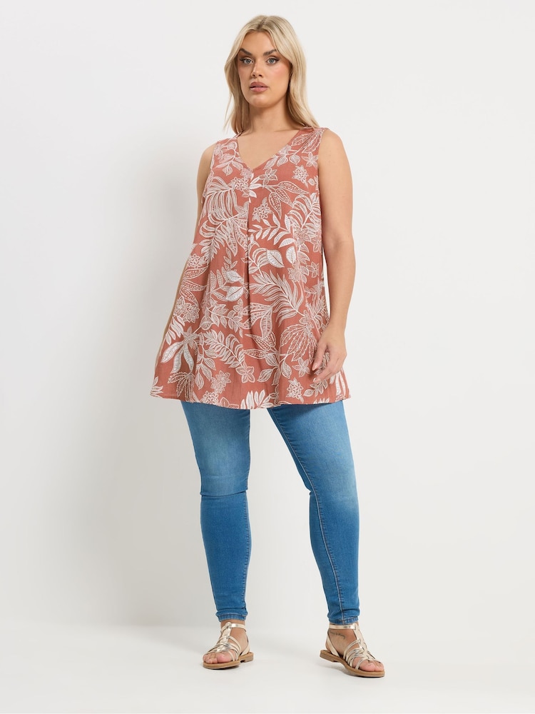 Yours Curve Red Linen Blend Pleated Front Vest - Image 2 of 5 Yours Curve Red Linen Blend Pleated Front Vest - Image 2 of 5