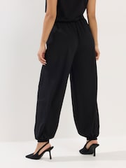 بنطلون كريب منفوخ من PixieGirl Petite - Image 3 of 5