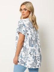 Yours Curve חולצת טי עם שרוולים קצרים וקפלים תפורים - תמונה 3 מתוך 5