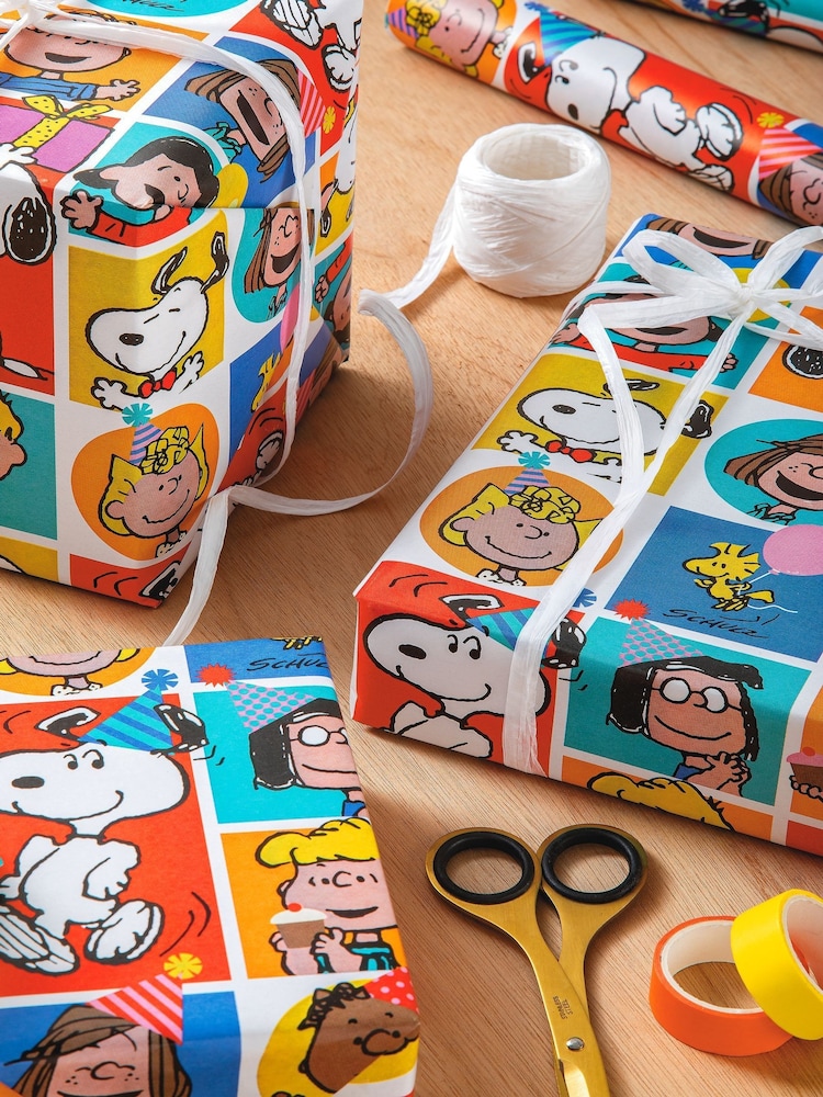 Hallmark 3 x 2m Snoopy & Peanuts Gang Wrapping Paper - Image 1 of 6 Hallmark 3 x 2m Snoopy & Peanuts Gang Wrapping Paper - Image 1 of 6