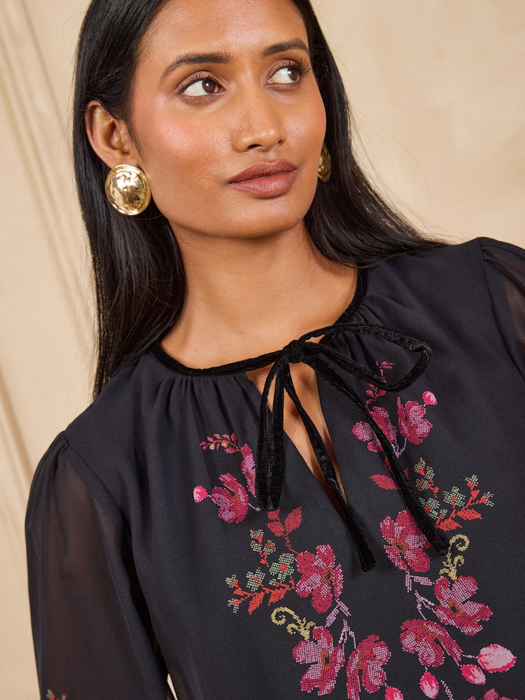 Love & Roses Pink Floral Placement Print Tiered Midi Dress - Image 2 of 5 Love & Roses Pink Floral Placement Print Tiered Midi Dress - Image 2 of 5