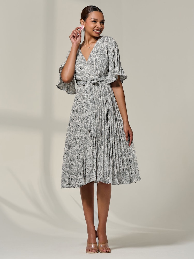 Jolie Moi Black Half Sleeve Pleated Midi Dress - Image 6 of 6