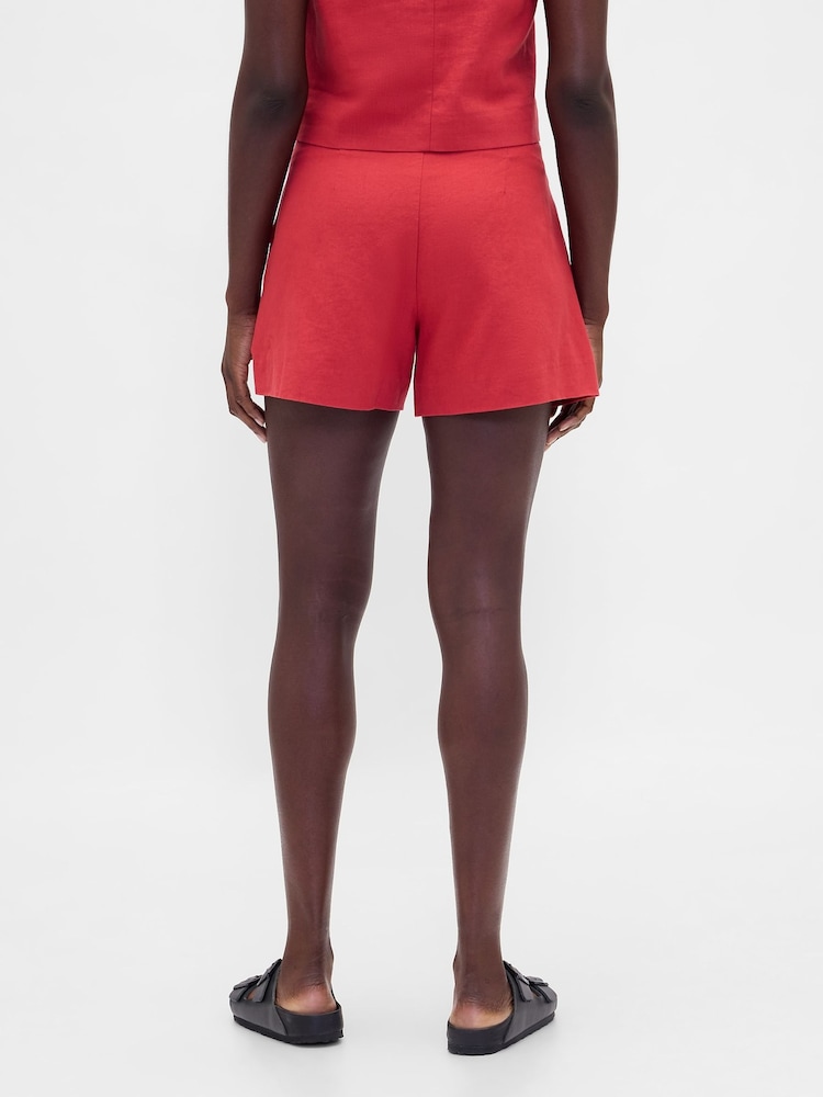 Gap Red 4inch Mid Rise Linen-Blend Shorts - Image 2 of 5