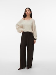 VERO MODA Cream Long Sleeve 2 Way V-Neck Jumper - Image 3 of 5