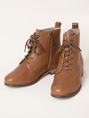 FatFace Camber Tan Brown Leather Ankle Boots - Image 2 of 3