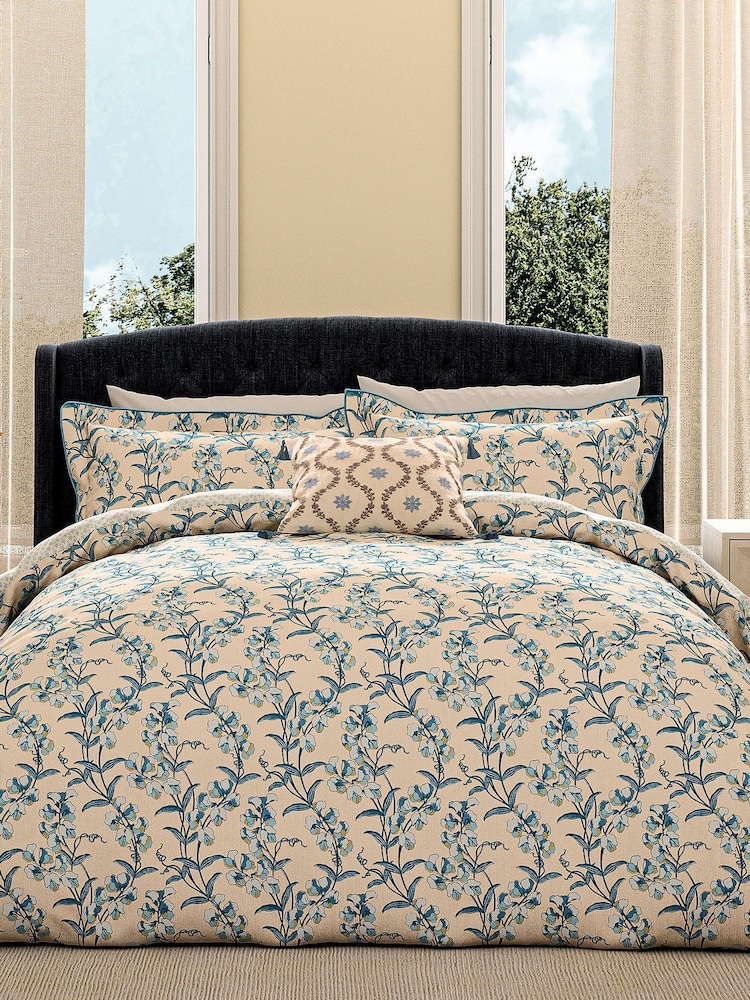 V&A Blue Sweet Tendrils Cotton Duvet Set - Image 2 of 5