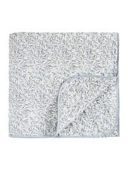 Morris & Co China Blue Willow Bough Quilted Throw - Image 3 of 3