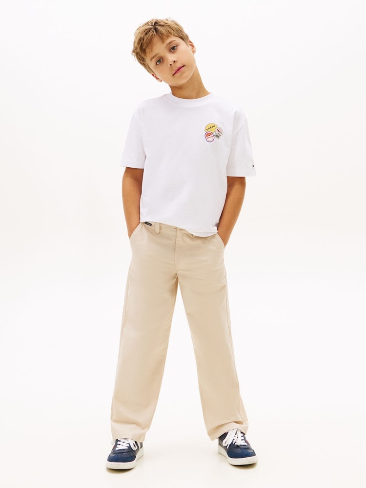 أبيض - Tommy Hilfiger Sticker Print Back Graphic Jersey T-Shirt - Image 2 of 5 أبيض - Tommy Hilfiger Sticker Print Back Graphic Jersey T-Shirt - Image 2 of 5