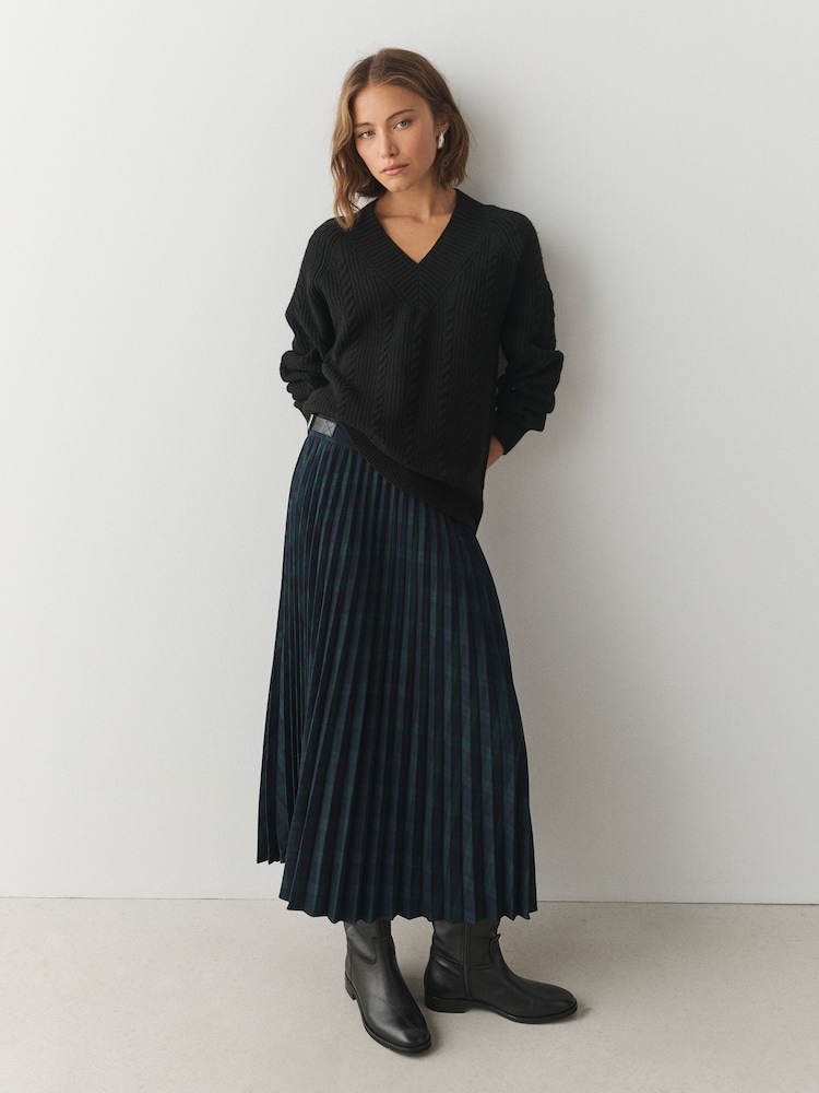 Czarny - Supersoft Cable Knit V-Neck Mid Length Jumper - Obraz 2 z 4 Czarny - Supersoft Cable Knit V-Neck Mid Length Jumper - Obraz 2 z 4