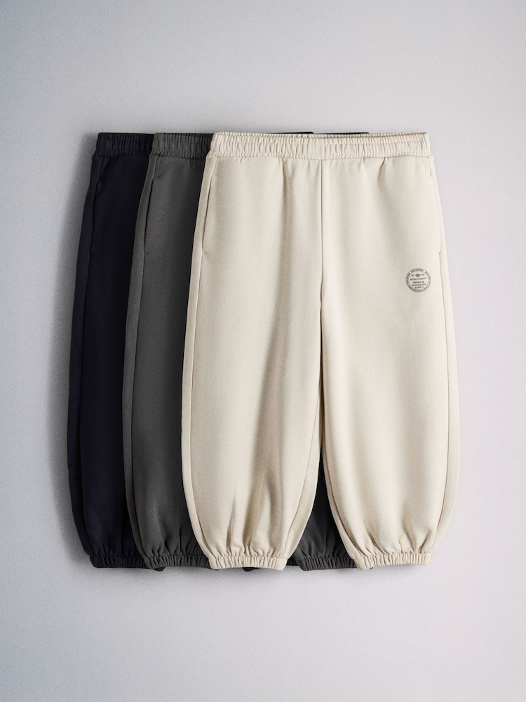 The Set 3 Pack Balloon Joggers - 8এর মধ্যে 1 ছবি
