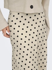 JDY Polka Dot Satin Maxi Skirt - Imagen 4 de 6