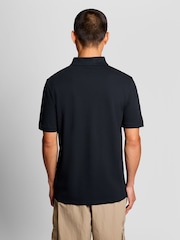 Lyle & Scott חולצת פולו עם קצוות בצבע מנוגד ומפתח כפתורים - תמונה 4 מתוך 6