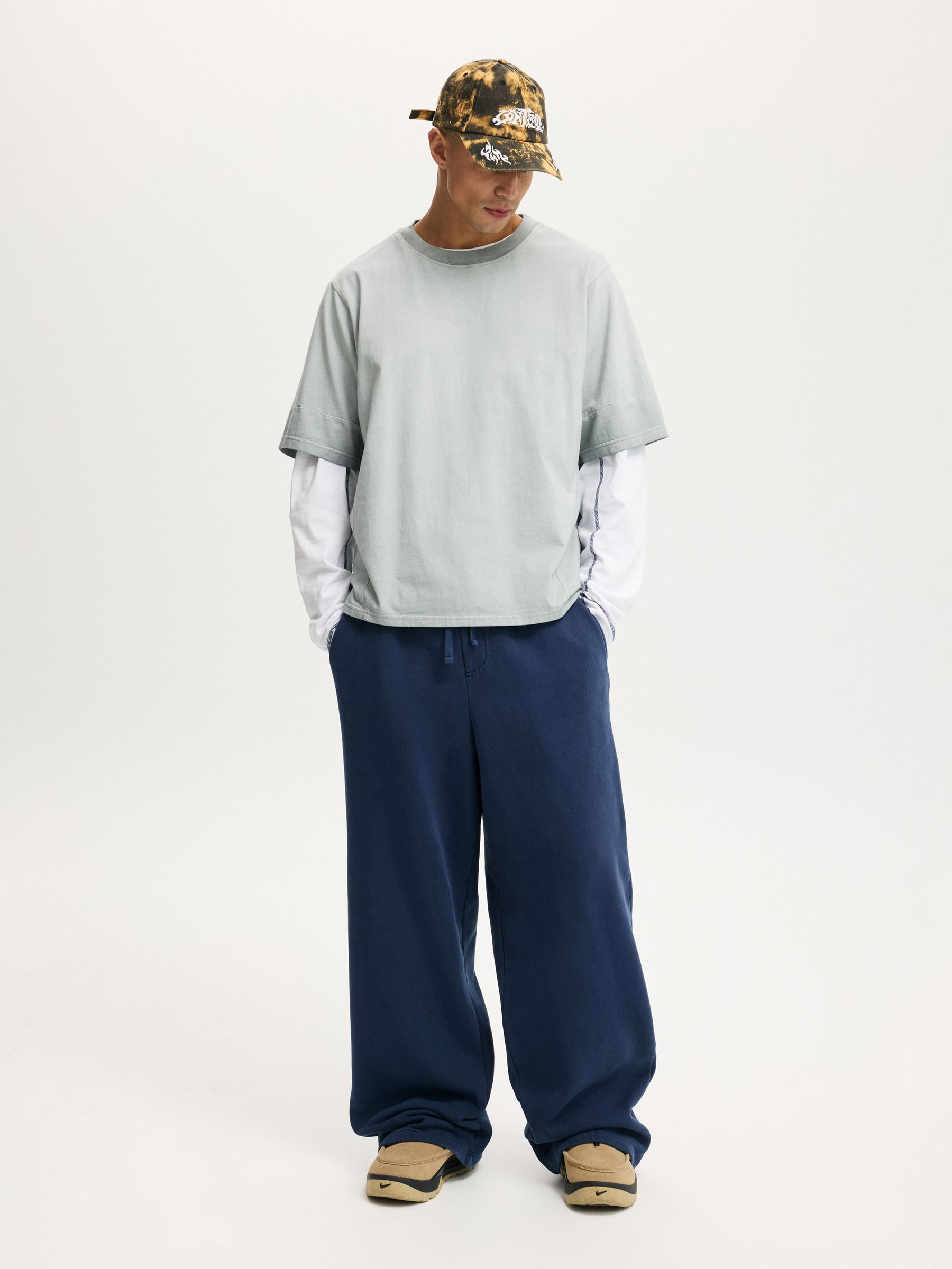 Next：日本 インディゴウォッシュ - Cotton On スーパーバギー パンツ