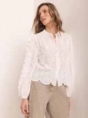 Blanco - Mint Velvet Cotton Broderie Detail Blouse - Imagen 3 de 7