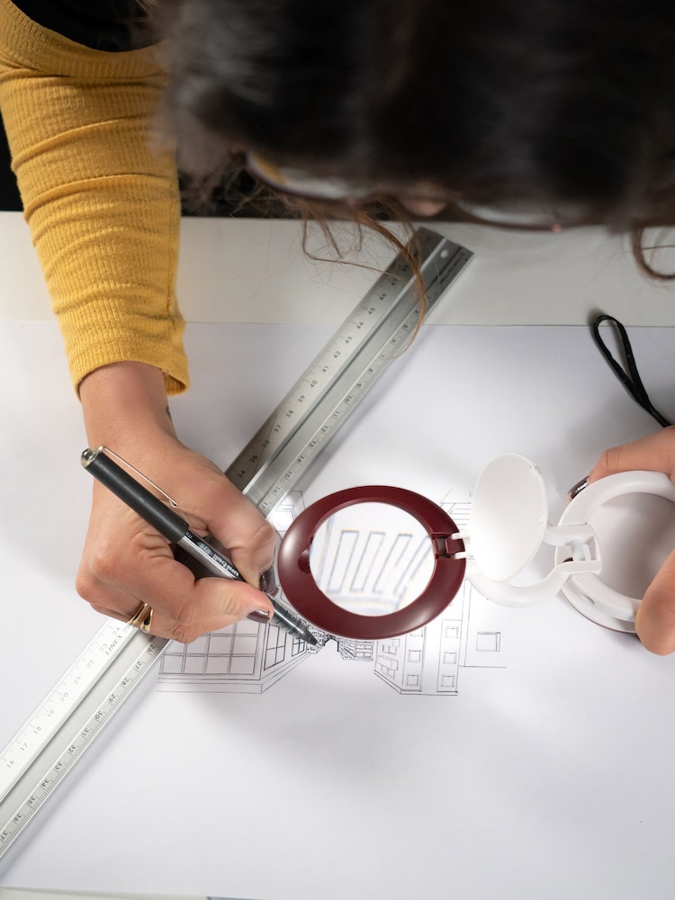 Daylight Company White Red YoYo Magnifier - Image 2 of 6