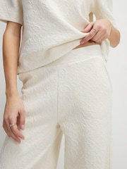 بنطلون رياضي جاكار برِجل واسعة بخصر قابل للتمدد من River Island - صورة 4 من 4