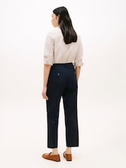 Tommy Hilfiger Gewaschene Slim-Straight Chinohosen mit geradem Bein - Bild 2 von 5