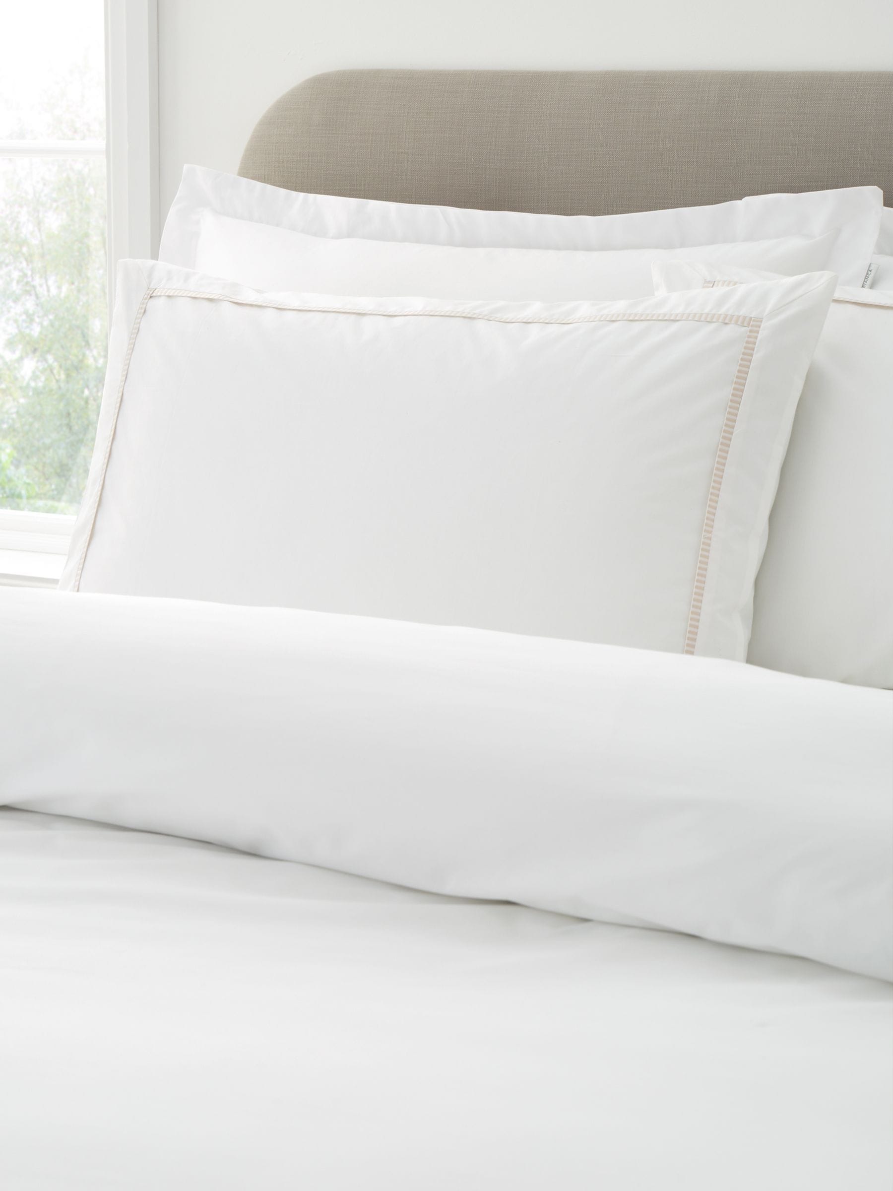 B&Q -  Contrast Trim 200 Thread Count Cotton King Duvet Cover Set With Pillowcases White / Natural - Image 6