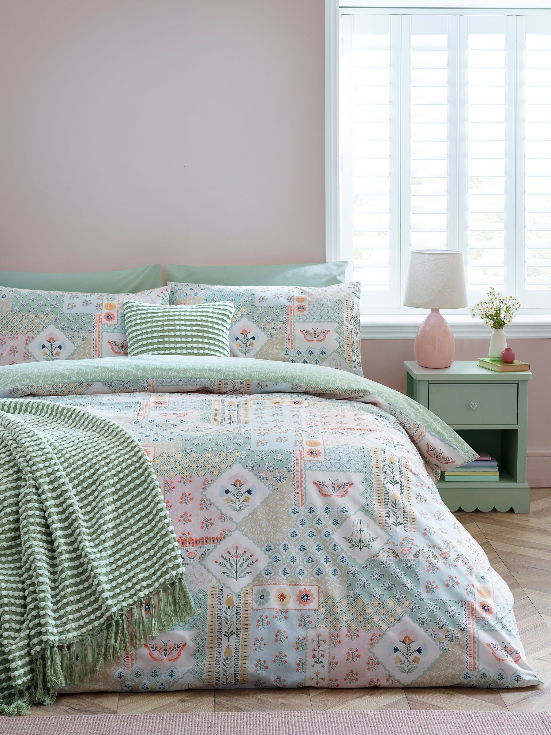 Catherine Lansfield Green Folk Patchwork Duvet Set - King - Image 4