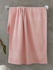 Catherine Lansfield Set of 2 Pink 100% Cotton Bath Sheet Towels - Image 2 of 3