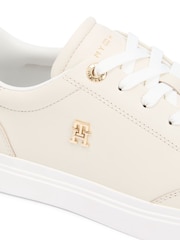 Tommy Hilfiger Lederturnschuhe mit Monogramm und Cupsohle - Bild 6 von 6