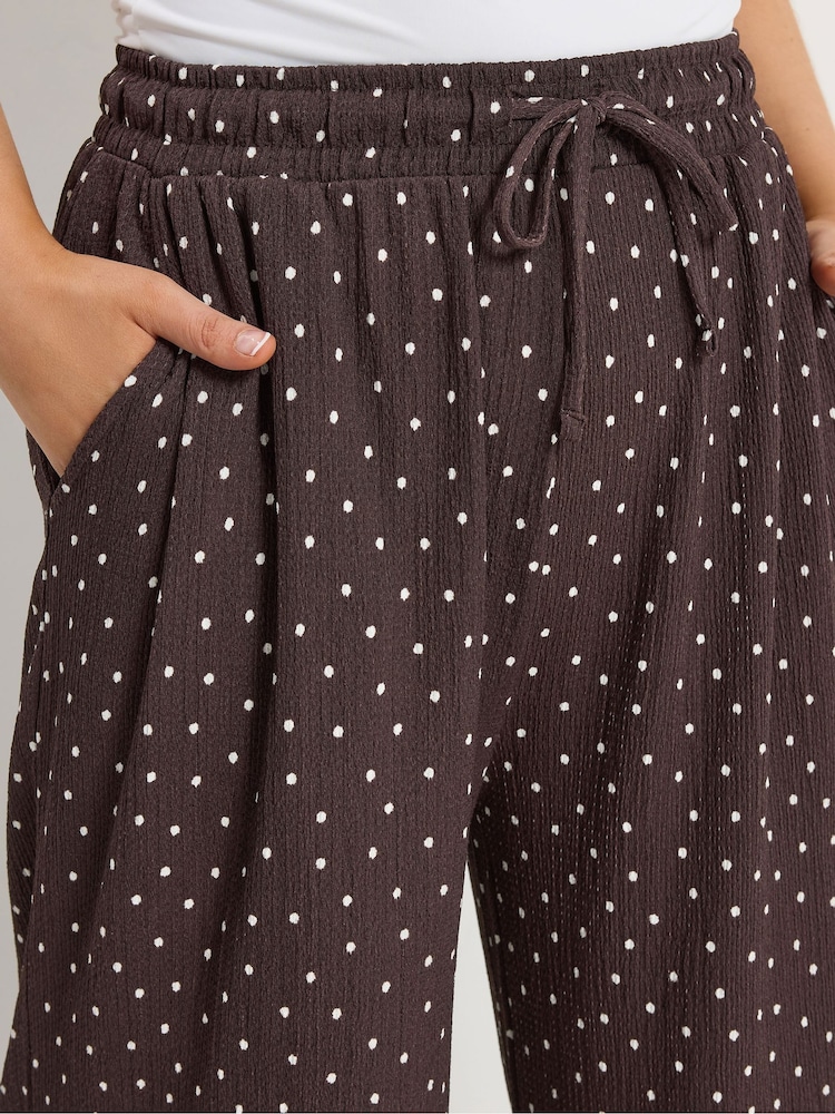 Yours Curve Brown Crinkle Wide Leg Trousers - Image 4 of 4 Yours Curve Brown Crinkle Wide Leg Trousers - Image 4 of 4