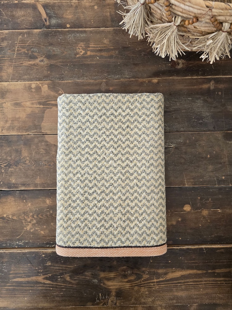 Casa Lusso Dark Ivy Quadro Oblique 100 Turkish Cotton Luxury Bath Towel - Image 1 of 3