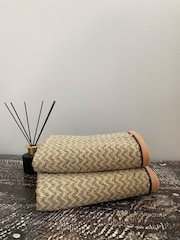 Casa Lusso Set of 2 Dark Ivy Quadro Oblique 100 Turkish Cotton Luxury Hand Towels - Image 1 of 4