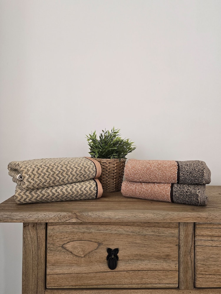 Casa Lusso Set of 2 Dark Ivy Quadro Oblique 100 Turkish Cotton Luxury Hand Towels - Image 4 of 4