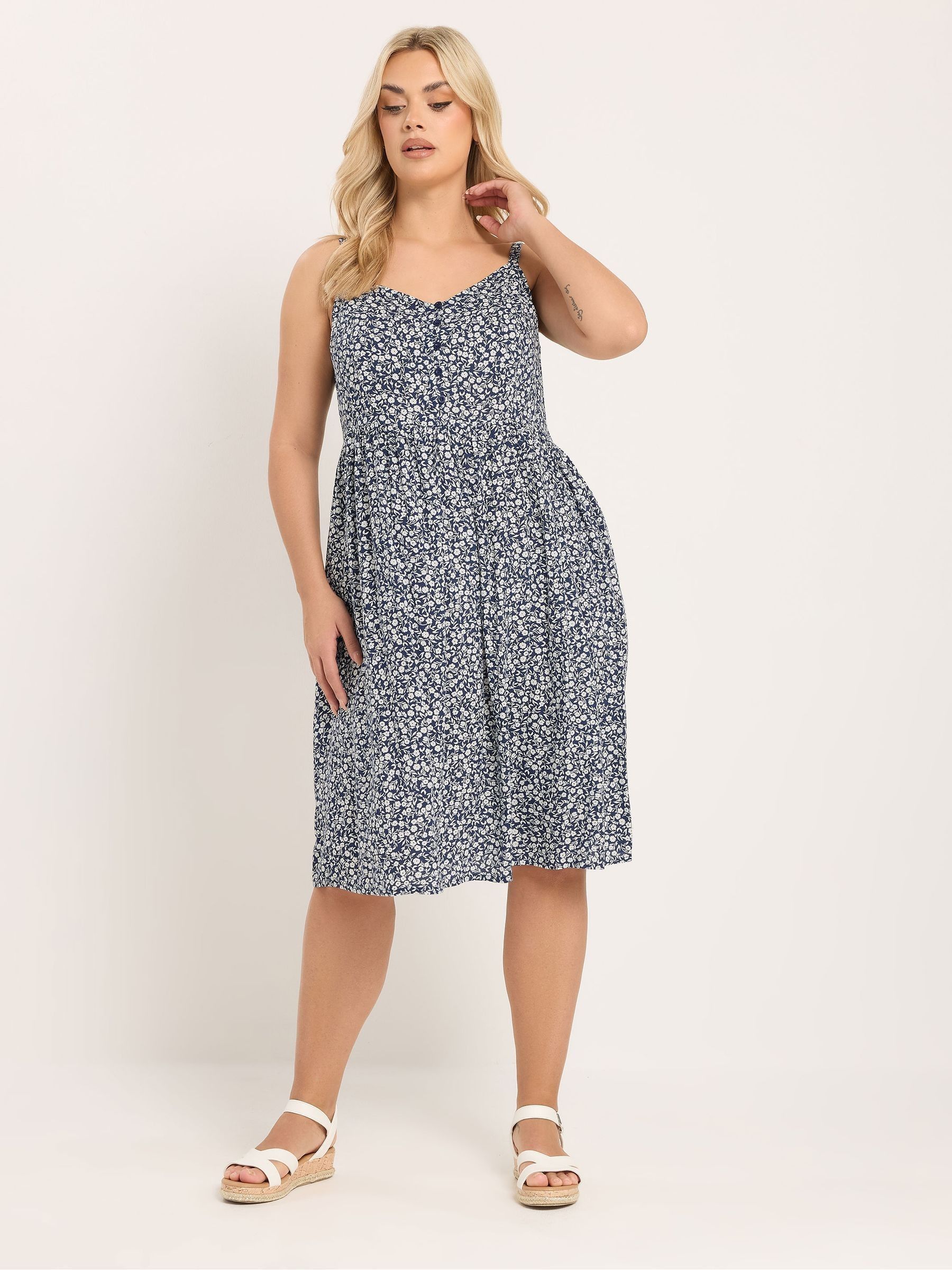 Yours Women's Dark Navy Ditsy Floral Strappy Sundress In Size 30-32 - Image 1