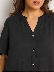 Yours Curve Black Cheesecloth Button Through Top - Image 4 of 5