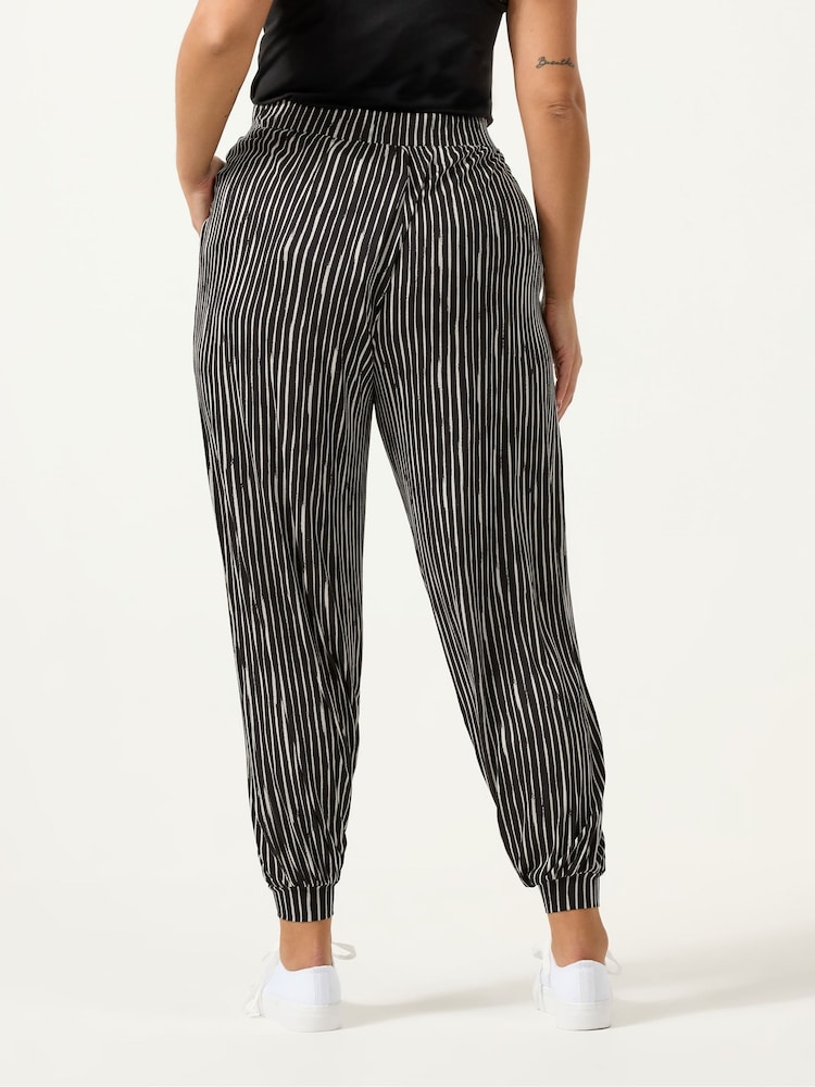 Yours Curve Black Cuffed Harem Trousers - Image 2 of 5