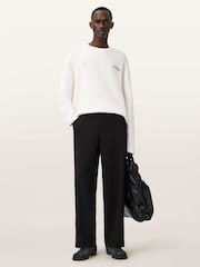 Allsaints חולצת טי עם צווארון עגול ושרוולים ארוכים ועיטור מגן - תמונה 7 מתוך 8