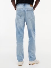 بنطلون جينز Sonny بقصة عادية وأضيق من الأسفل من Tommy Jeans - صورة 2 من 6