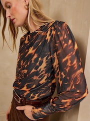 Love & Roses Deep Cuff PU Trim Mesh Top - תמונה 2 מתוך 4