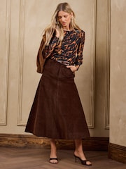 Love & Roses Deep Cuff PU Trim Mesh Top - תמונה 3 מתוך 4