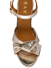 Ravel Knotted Front T Bar Block Heel Leather Sandals - Bild 4 von 4