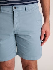 أزرق - Brook Taverner Garment Dyed Stretch Cotton Shorts - صورة 3 من 4