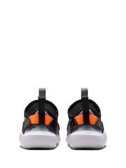 Nike Black Chrome Infant Flex Runner 4 Trainers - Image 7 of 9