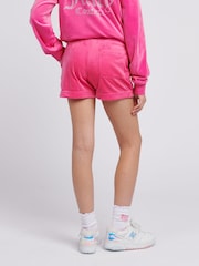 وردي - شورت مخملي بثنية للبنات من Juicy Couture - صورة 3 من 7